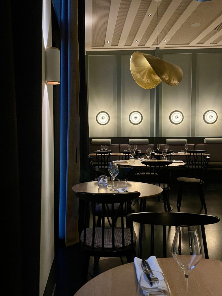 Salle de restaurant la Brasserie du Cerisier