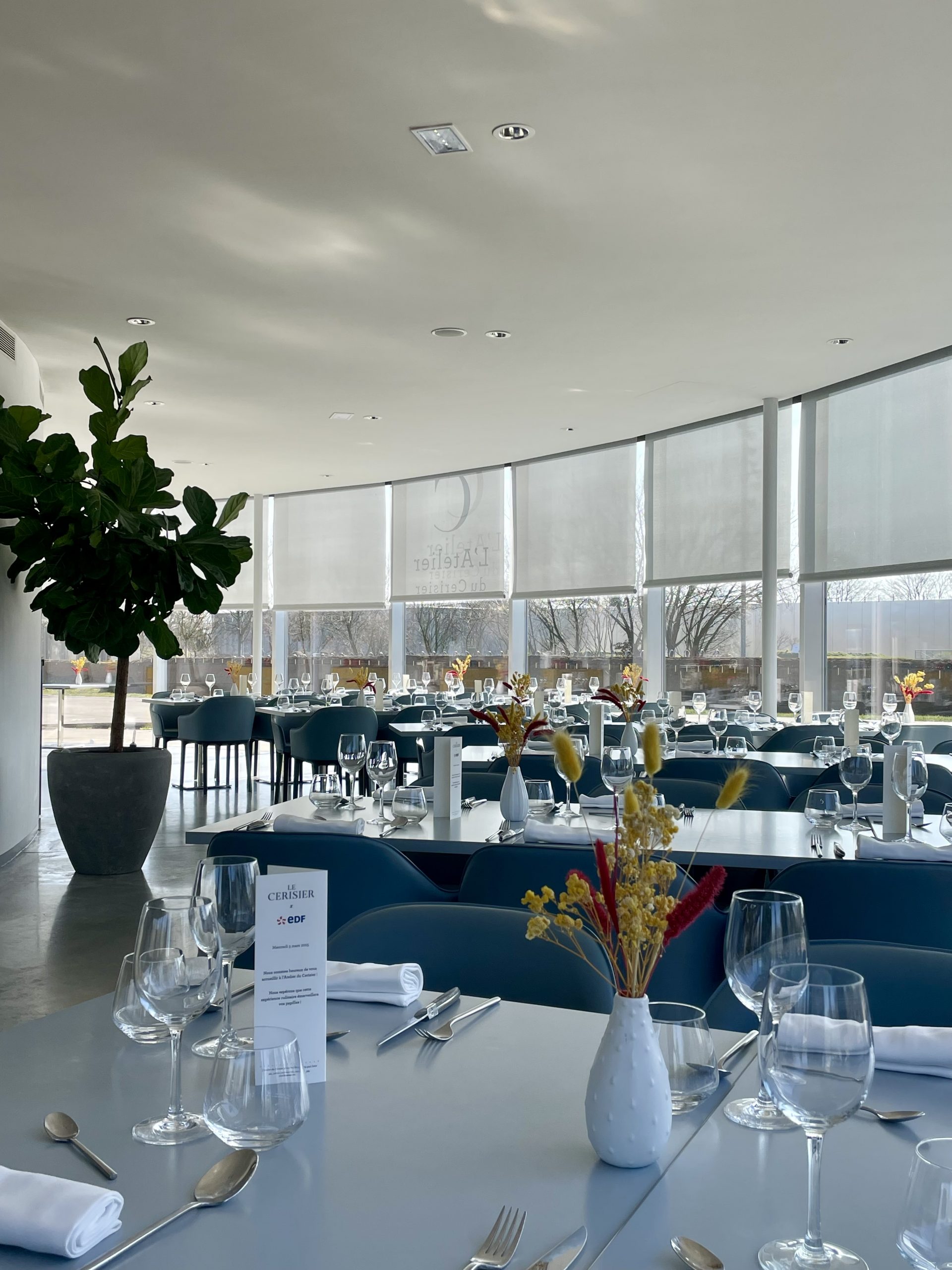 Salle du restaurant l'Atelier du Cerisier à Lens